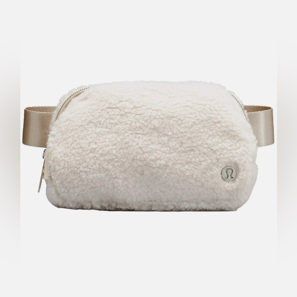 Lululemon Everywhere Belt Bag 1L Fleece